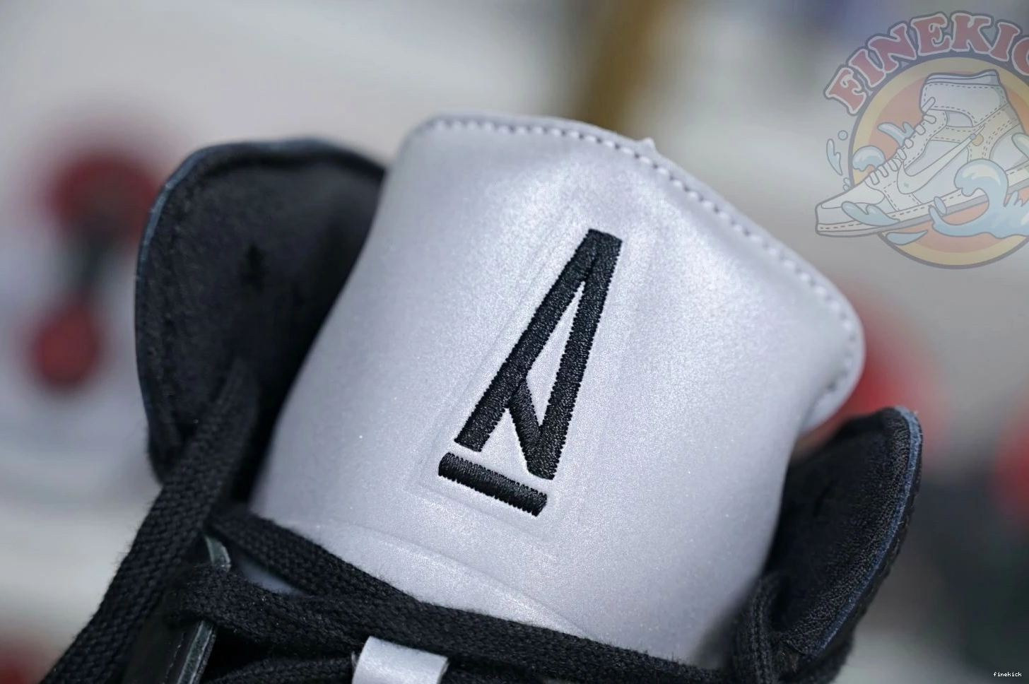 A Air MANIÉRE 5 x Jordan MA 0121